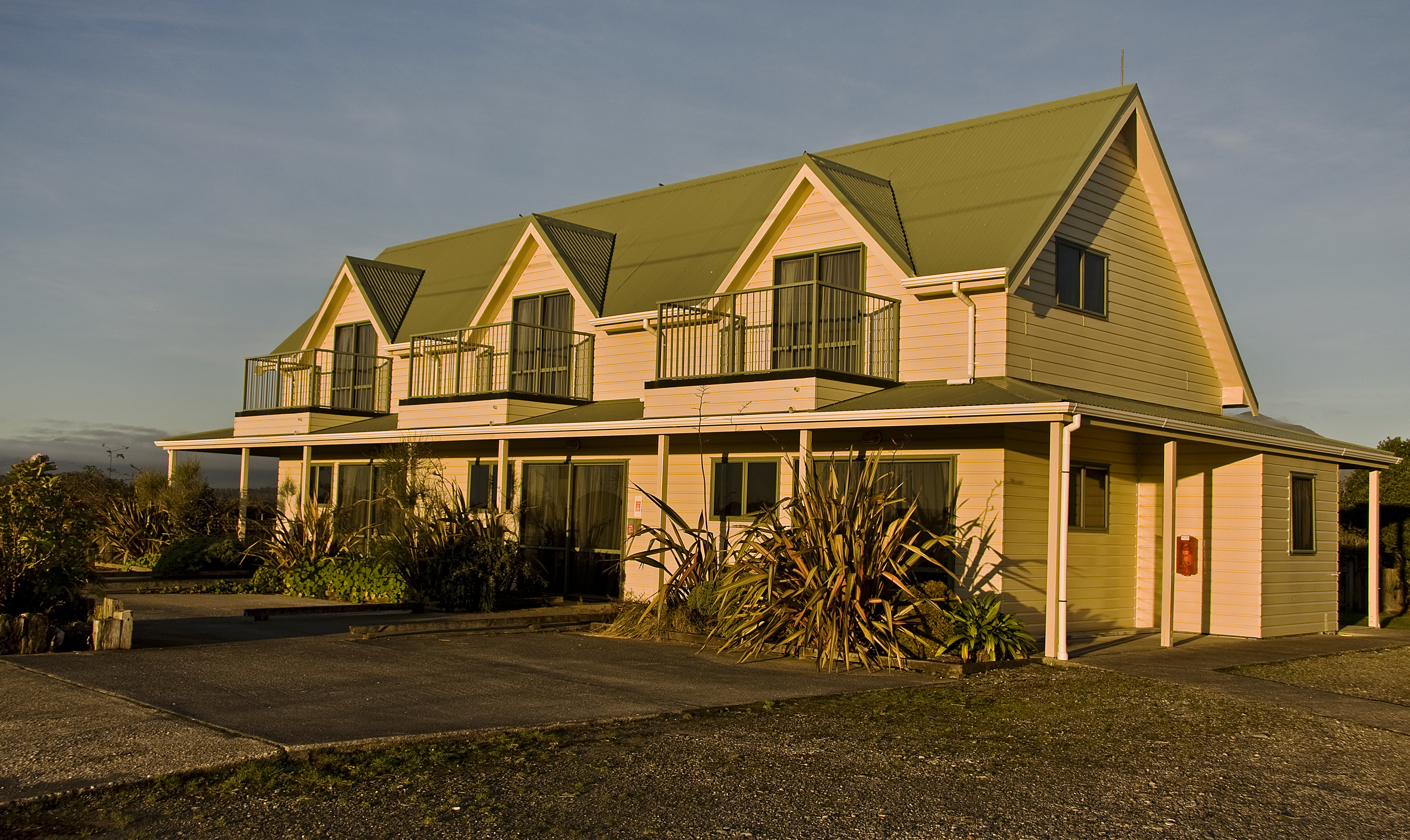 Haast Beach Motels 2 storey family apartments